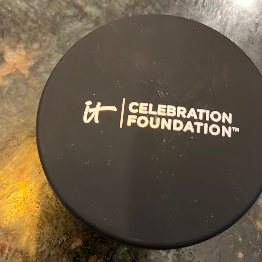 It Celebration Foundation, Medium, .3oz